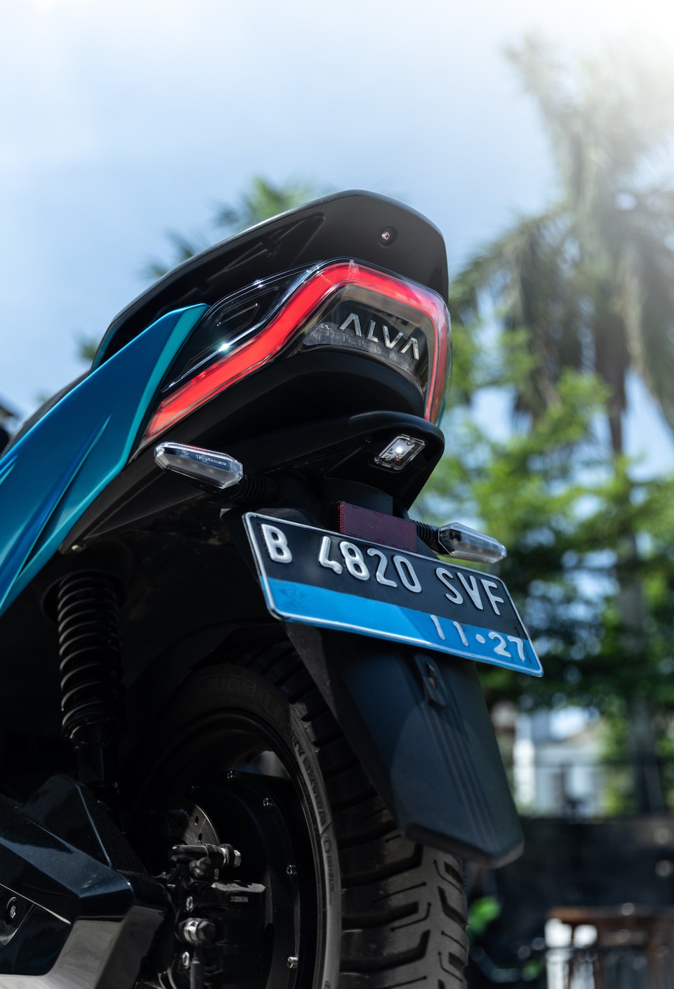 sepeda motor listrik