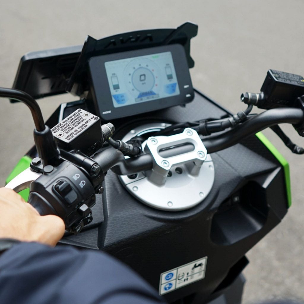 Charge Motor Listrik