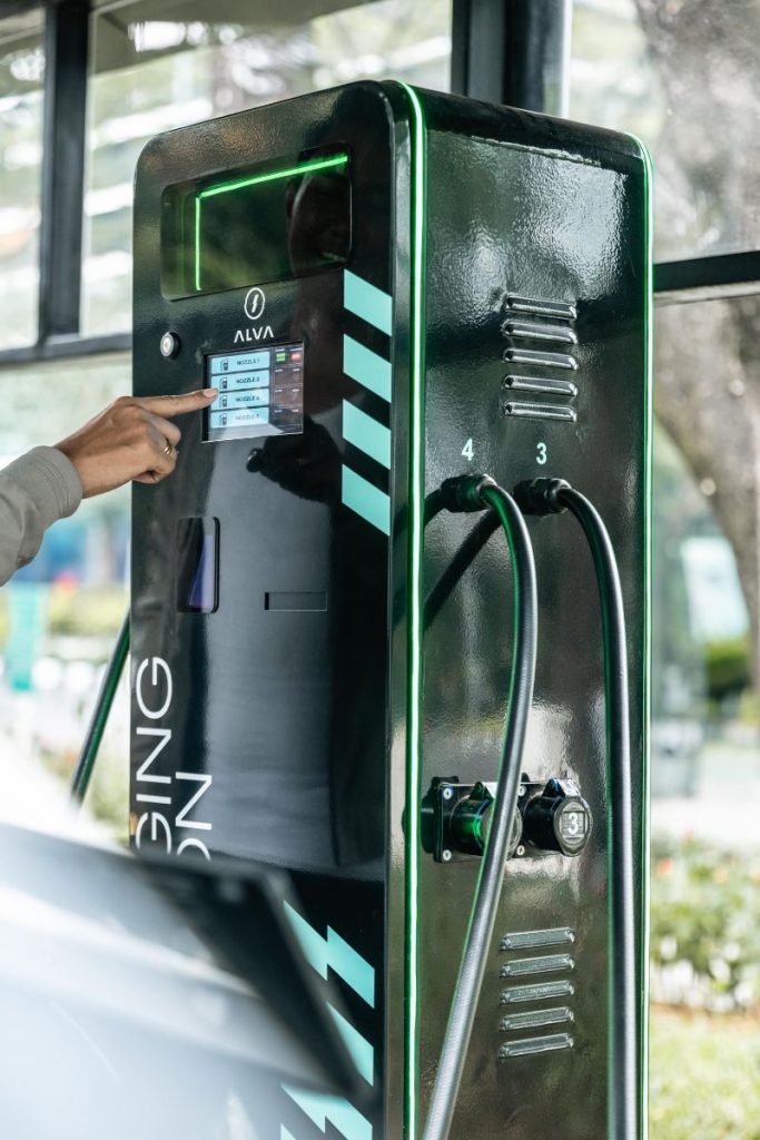 cara isi baterai motor listrik