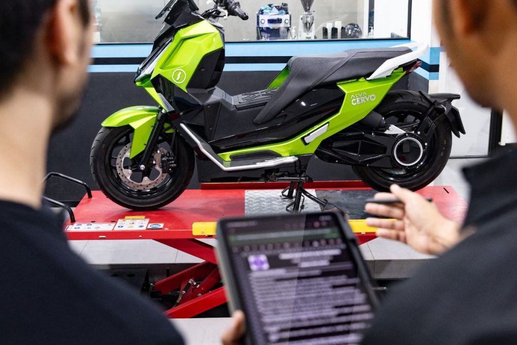 Servis motor listrik