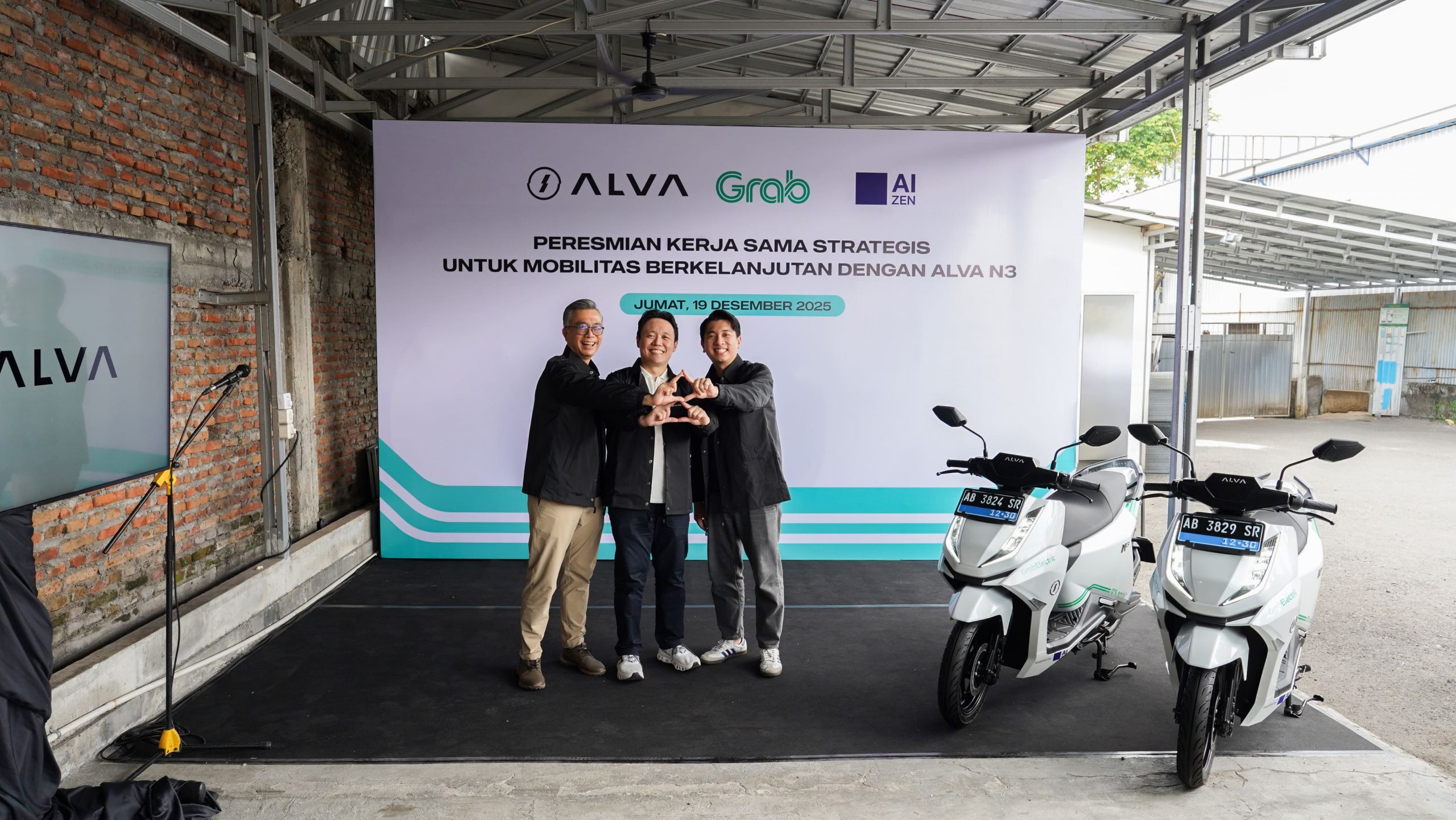ALVA, Grab, dan AIZEN Resmi Jalin Kolaborasi Strategis Perluasan Mobilitas Listrik